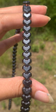 Charger l'image dans la galerie, Perles en hématite, forme coeur lisse