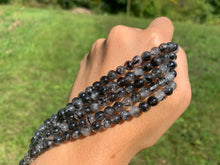 Charger l'image dans la galerie, Perles en quartz avec inclusions de tourmaline entre 4 et 10mm, QTD