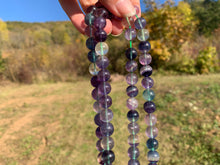 Charger l'image dans la galerie, Perles en fluorite / fluorine entre 8 et 10mm