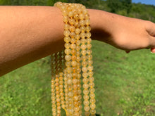 Charger l'image dans la galerie, Perles en quartz à inclusions de rutile entre 4 et 12mm QRU