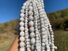 Charger l'image dans la galerie, Perles en howlite entre 2 et 14mm