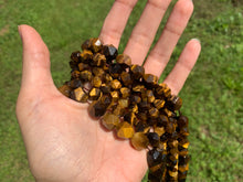 Charger l'image dans la galerie, Perles en oeil de tigre, forme diamant entre 6 et 12mm