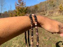 Charger l'image dans la galerie, Perles en rhodonite, forme disque plat 4 x 6mm