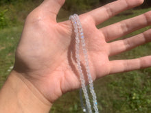 Charger l'image dans la galerie, Perles en labradorite blanche entre 4 et 10mm LBS