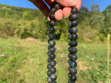 Charger l'image dans la galerie, Perles en labradorite entre 6 et 10mm LQ