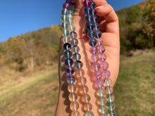 Charger l'image dans la galerie, Perles en fluorite / fluorine entre 6-6,5 et 12mm