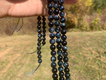 Charger l'image dans la galerie, Perles en oeil de faucon entre 2 et 10mm