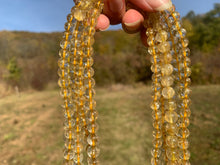 Charger l'image dans la galerie, Perles à inclusions de rutile entre 6 et 8mm QRT