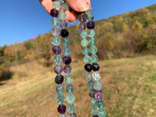 Charger l'image dans la galerie, Perles en fluorite / fluorine forme diamant entre 6 et 10mm