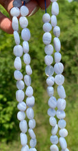 Charger l'image dans la galerie, Perles en agate blue lace, forme petit galet