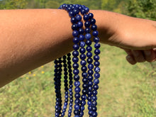 Charger l'image dans la galerie, Perles en sodalite entre 6 et 8mm SQ