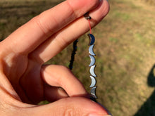 Charger l'image dans la galerie, Perles en hématite forme lune