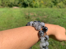 Charger l'image dans la galerie, Perles en quartz avec inclusions de tourmaline entre 4 et 12mm, QTU