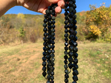 Charger l'image dans la galerie, Perles en obsidienne oeil céleste (arc-en-ciel), forme diamant entre 6 et 12mm