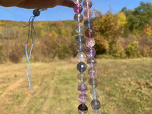 Charger l'image dans la galerie, Perles en fluorite / fluorine facettée entre 6 et 10mm