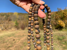 Charger l'image dans la galerie, Perles en oeil de tigre mate entre 6 et 10mm