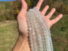 Charger l'image dans la galerie, Perles en pierre de lune blanche entre 6 et 10mm PLBT