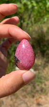 Charger l'image dans la galerie, VENDU Rhodonite 1