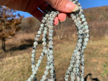 Charger l'image dans la galerie, Perles en jaspe sésame entre 6 et 10mm