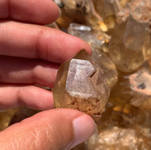Charger l&#39;image dans la galerie, VENDU Citrine brut 105
