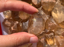 Charger l&#39;image dans la galerie, VENDU Citrine brut 45

