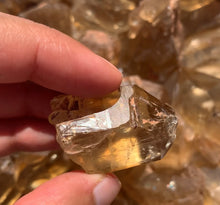 Charger l&#39;image dans la galerie, VENDU Citrine brut 40
