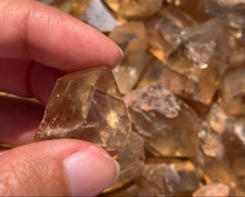 Charger l&#39;image dans la galerie, VENDU Citrine brut 75
