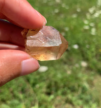 Charger l&#39;image dans la galerie, VENDU Citrine brut 105
