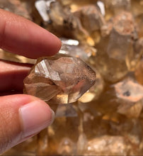 Charger l&#39;image dans la galerie, VENDU Citrine brut 105
