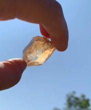 Charger l&#39;image dans la galerie, VENDU Citrine brut 105
