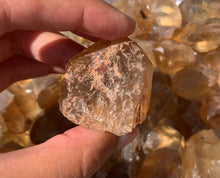 Charger l&#39;image dans la galerie, VENDU Citrine brut 27
