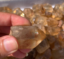 Charger l&#39;image dans la galerie, VENDU Citrine brut 22
