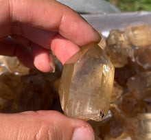 Charger l&#39;image dans la galerie, VENDU Citrine brut 22
