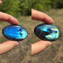 Charger l'image dans la galerie, Galet en labradorite 4
