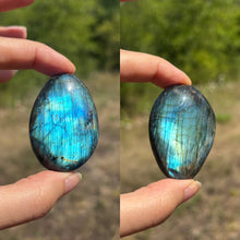 Charger l'image dans la galerie, Galet en labradorite 5
