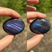 Charger l'image dans la galerie, Galet en labradorite 11

