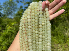 Charger l&#39;image dans la galerie, Perles en calcite verte entre 6 et 10mm
