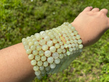 Charger l&#39;image dans la galerie, Perles en calcite verte entre 6 et 10mm
