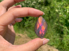 Charger l&#39;image dans la galerie, VENDU Labradorite 137
