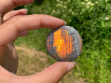 Charger l&#39;image dans la galerie, VENDU Labradorite 143
