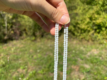Charger l&#39;image dans la galerie, Perles en nacre blanche facettées entre 2 et 4mm
