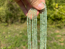 Charger l&#39;image dans la galerie, Perles en préhnite en 4mm
