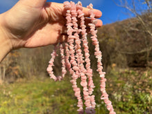 Charger l&#39;image dans la galerie, Perles en opale commune rose, forme chips
