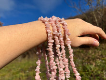 Charger l&#39;image dans la galerie, Perles en opale commune rose, forme chips
