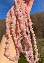 Charger l&#39;image dans la galerie, Perles en opale commune rose, forme chips
