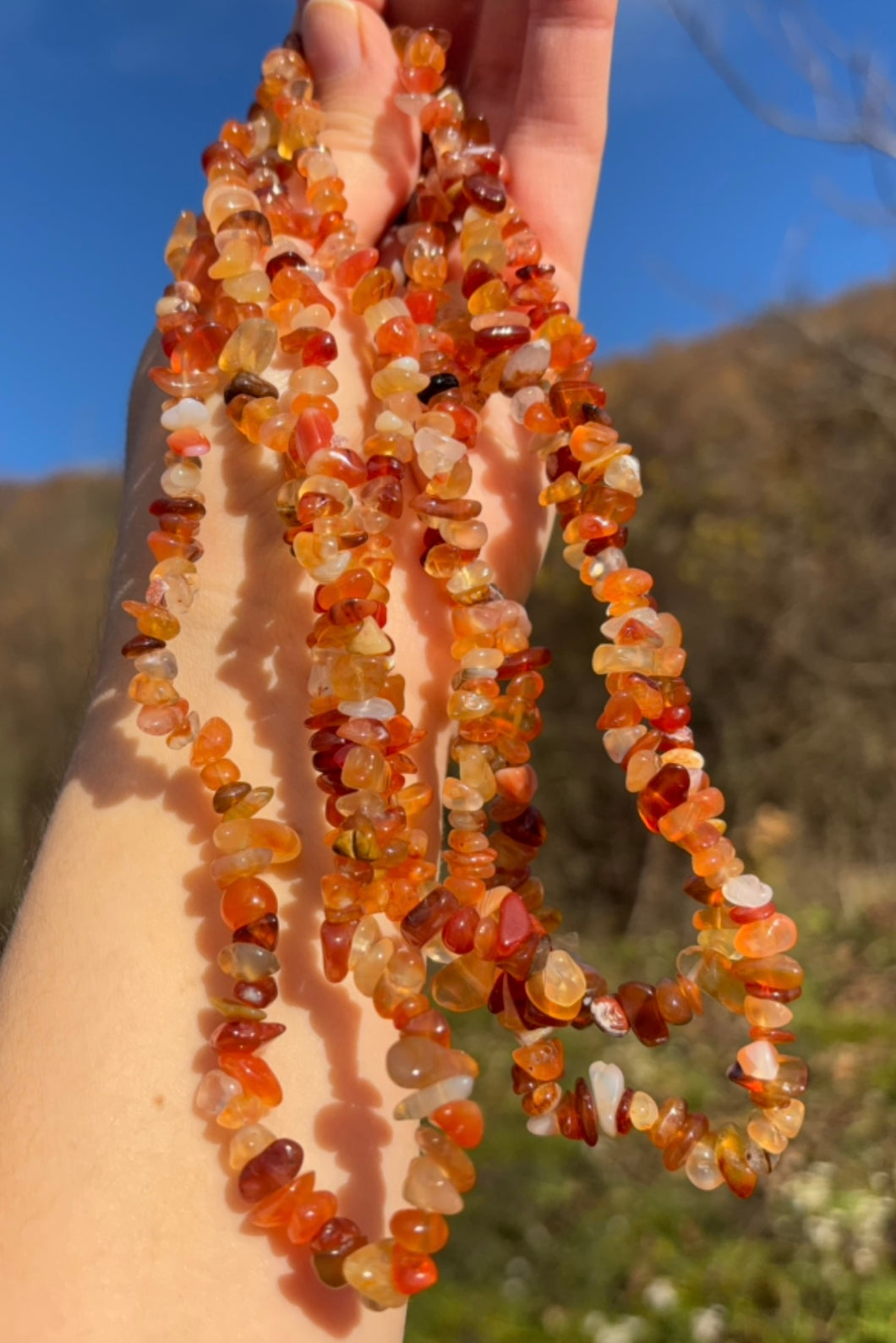 Perles en cornaline, agates de différentes couleurs, forme chips