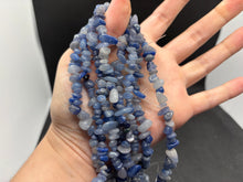 Charger l'image dans la galerie, Perles en aventurine bleue, forme chips
