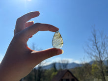 Charger l&#39;image dans la galerie, Quartz à Actinolite 2
