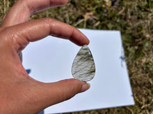 Charger l&#39;image dans la galerie, Quartz à Actinolite 2
