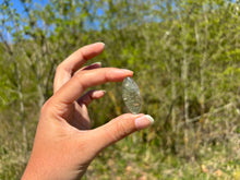 Charger l&#39;image dans la galerie, Quartz à Actinolite 3

